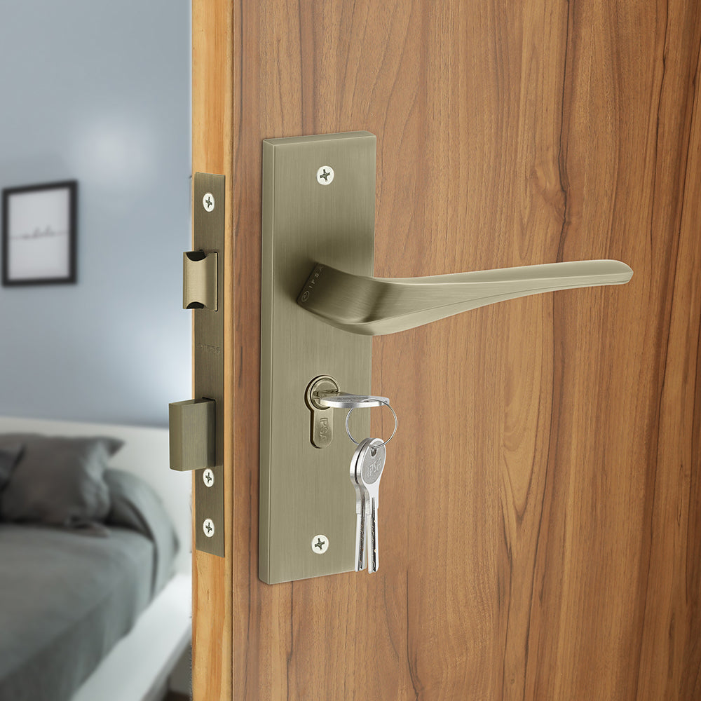 IPSA Sangria Moderna Handle Series on 8" Plate CYS Lockset with 60mm One Side Key and Knob - Matte Finish MAB